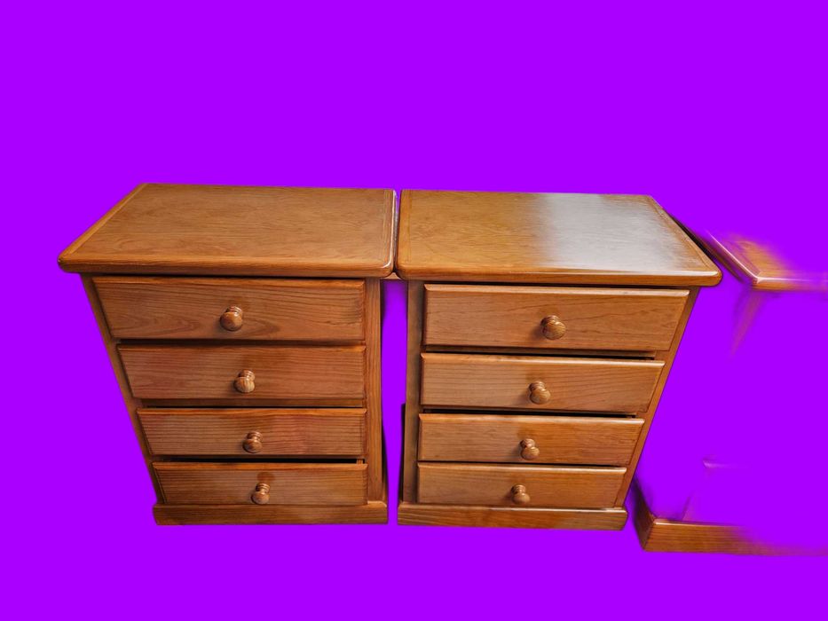 Excelentes mesas de cabeceira em madeira maciça - Valor unit