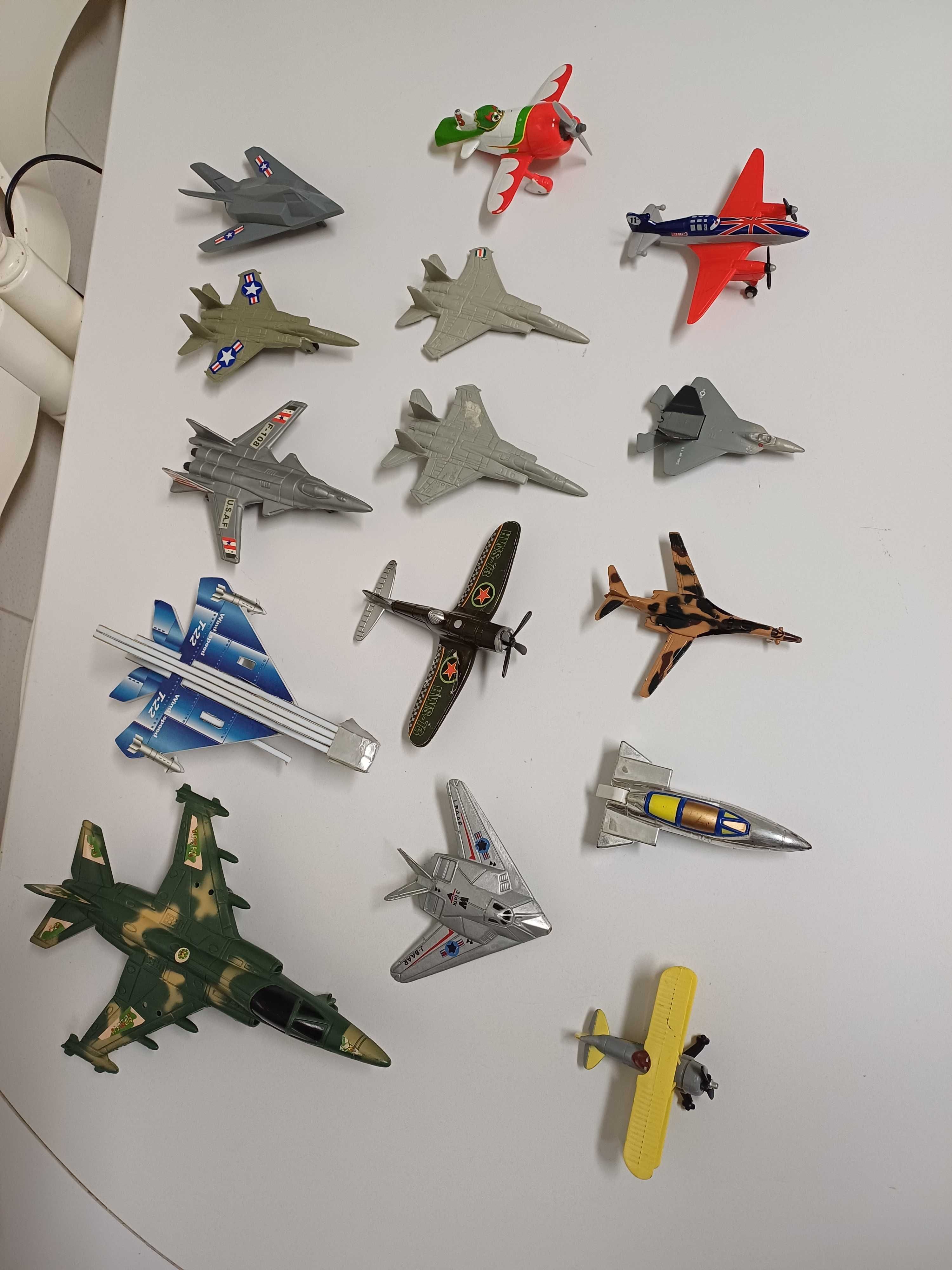 Aviões militares 15 unidades