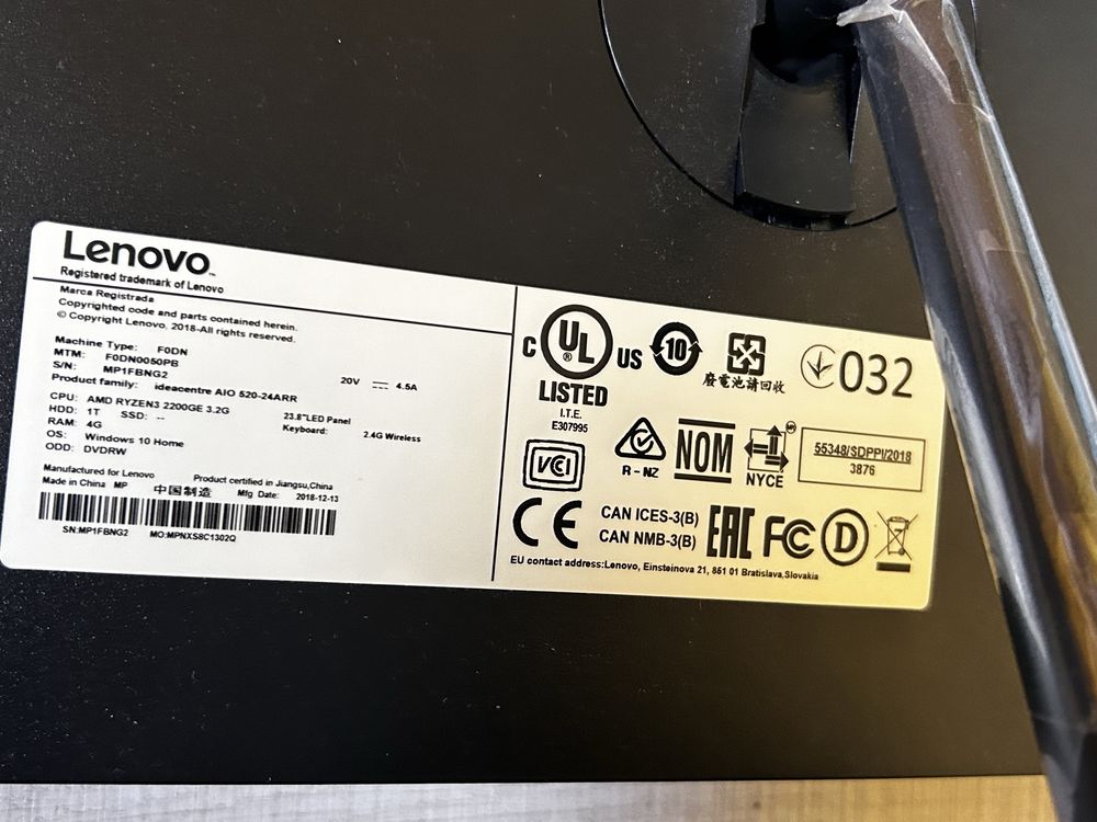 Lenovo AIO 520-24 ARR all in one na części wyciek LCD