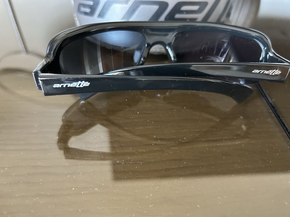 Óculos de sol Arnette