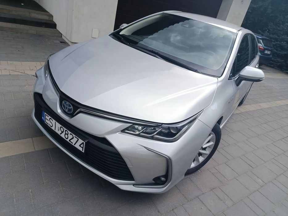 Toyota Corolla Toyota Corolla Hybrid mało pali