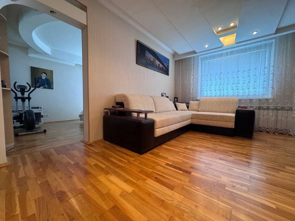 Продам 2х к квартиру, улица Саперна ,30 с хорошим ремонтом( код 88048