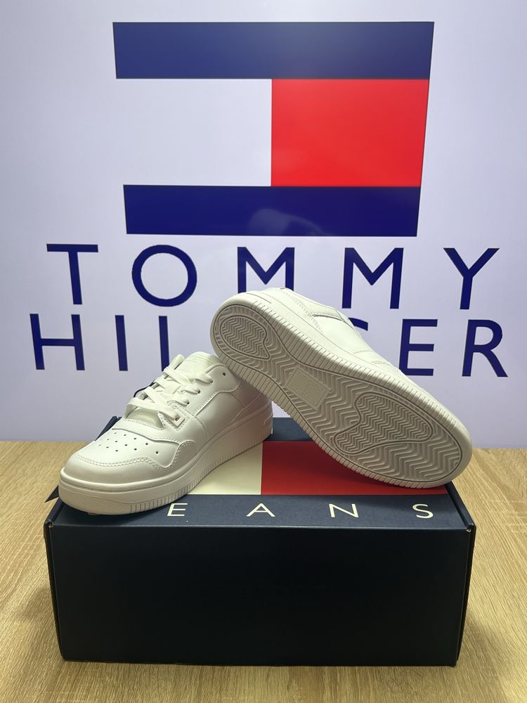 Жіночі Tommy Jeans Снікерcи Tjw Retro Basket Ess EN0EN02505 Білий