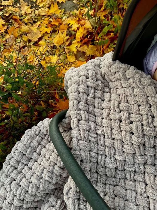 Чотири плед  в наявності а також плетемо під замовлення