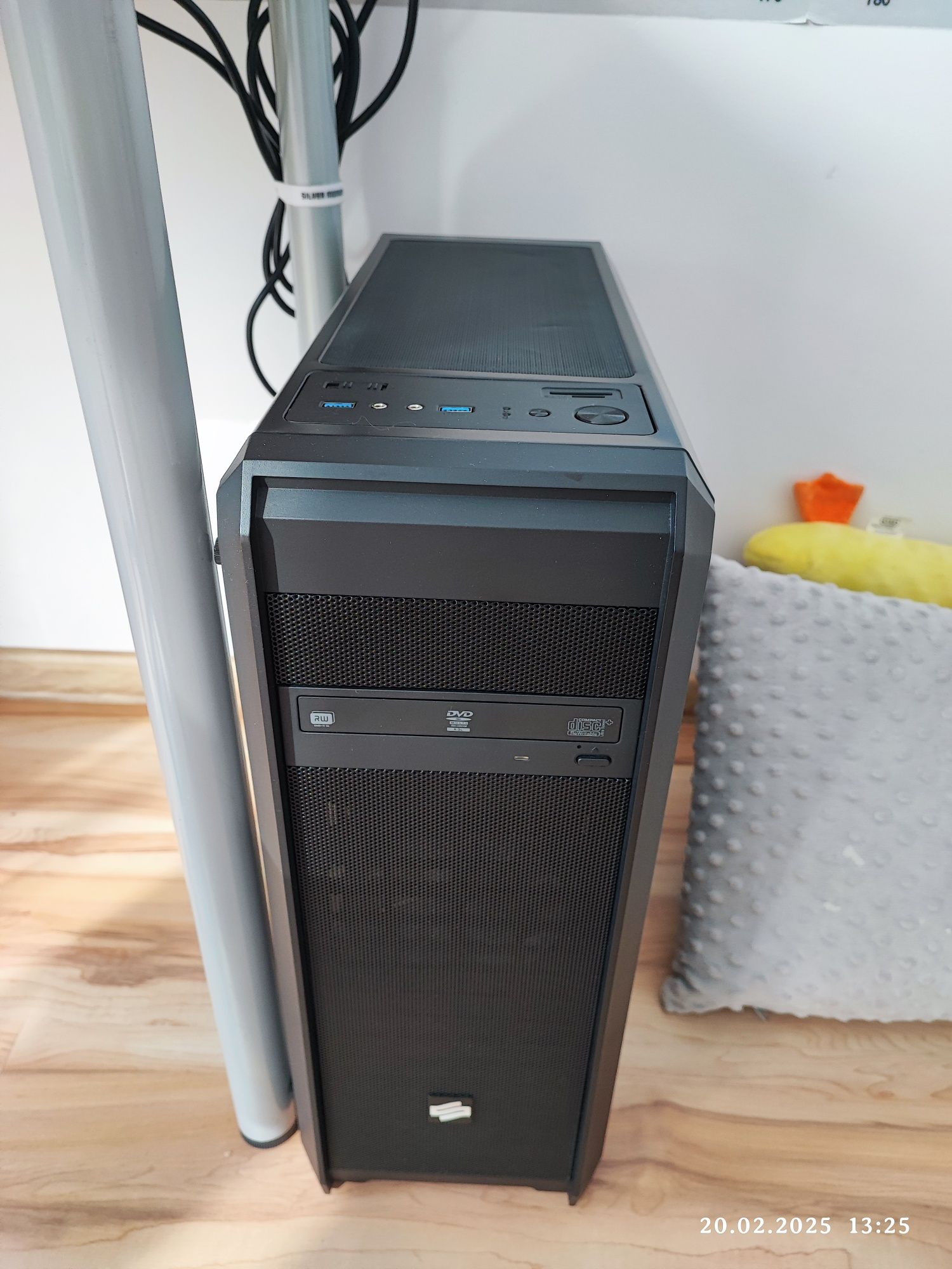 Komputer PC + Monitor