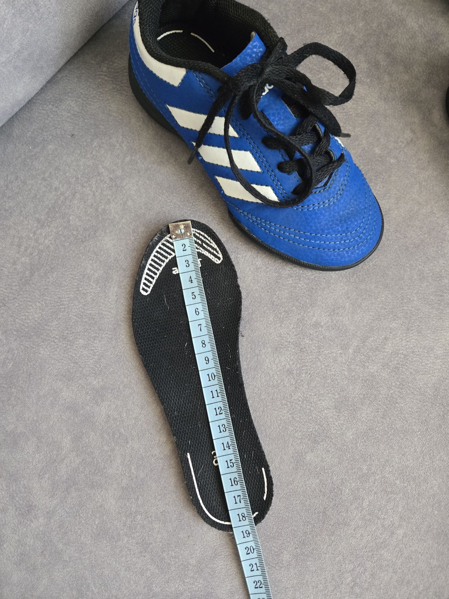 Футбольные бутсы, сороконожки, футзалки Adidas. Оригинал. Размер 29