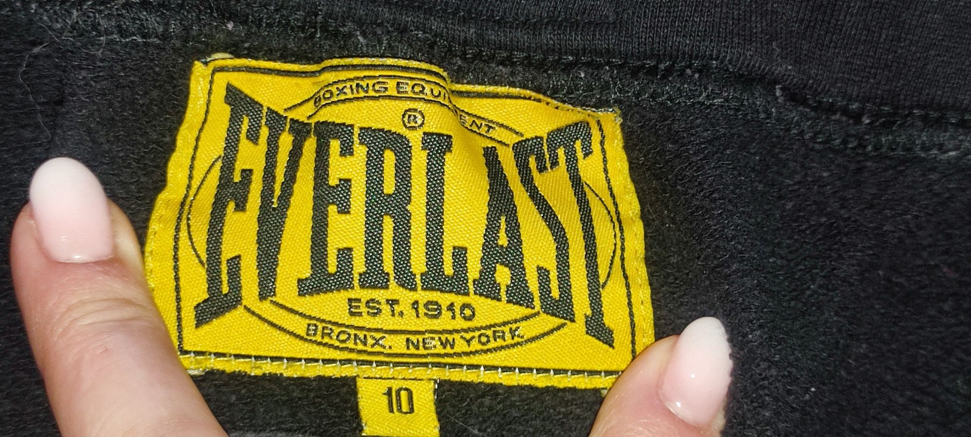 Czarne Oryginalne spodnie dresowe Everlast rozm M wymiary na fotkach