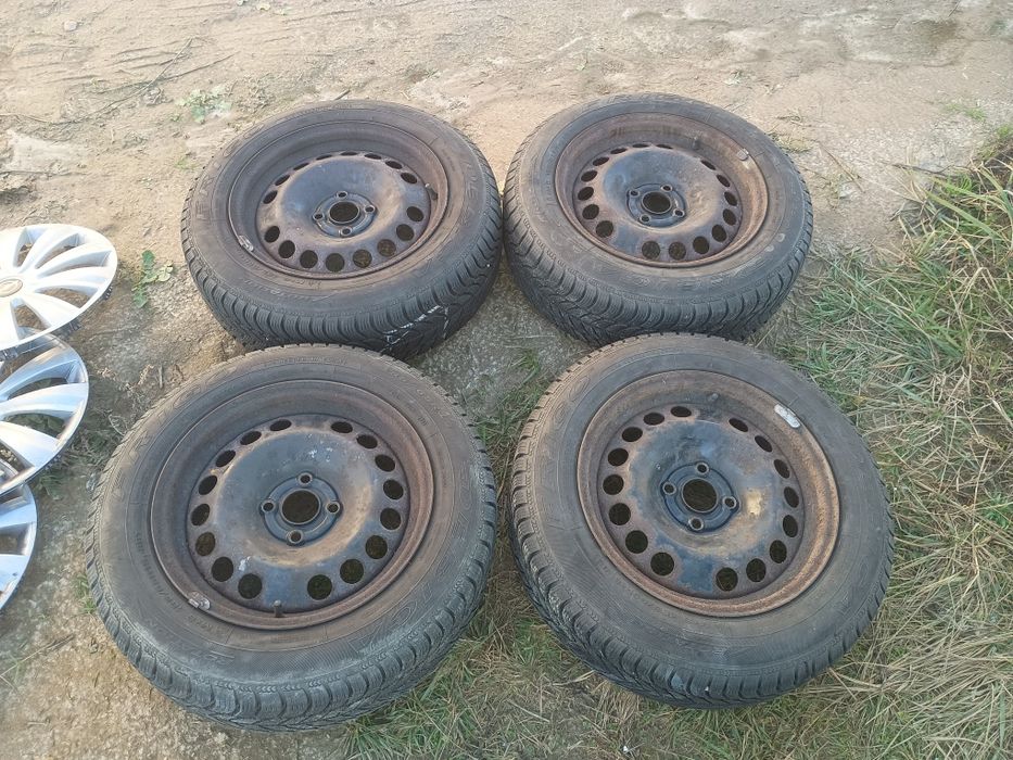 Komplet opon zimowych na felgach Dębica Frigo 2 Opel Astra Dębica Frig