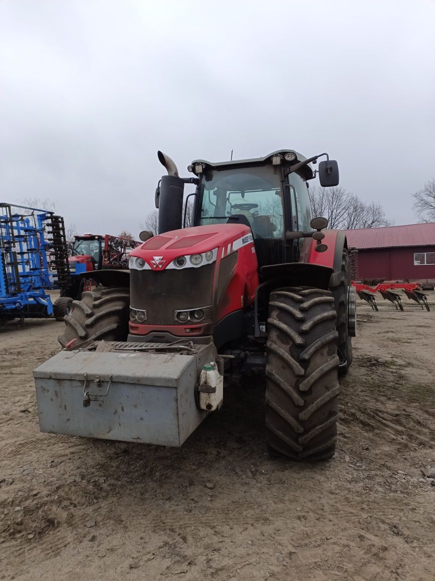 Трактор Massey Ferguson 8690