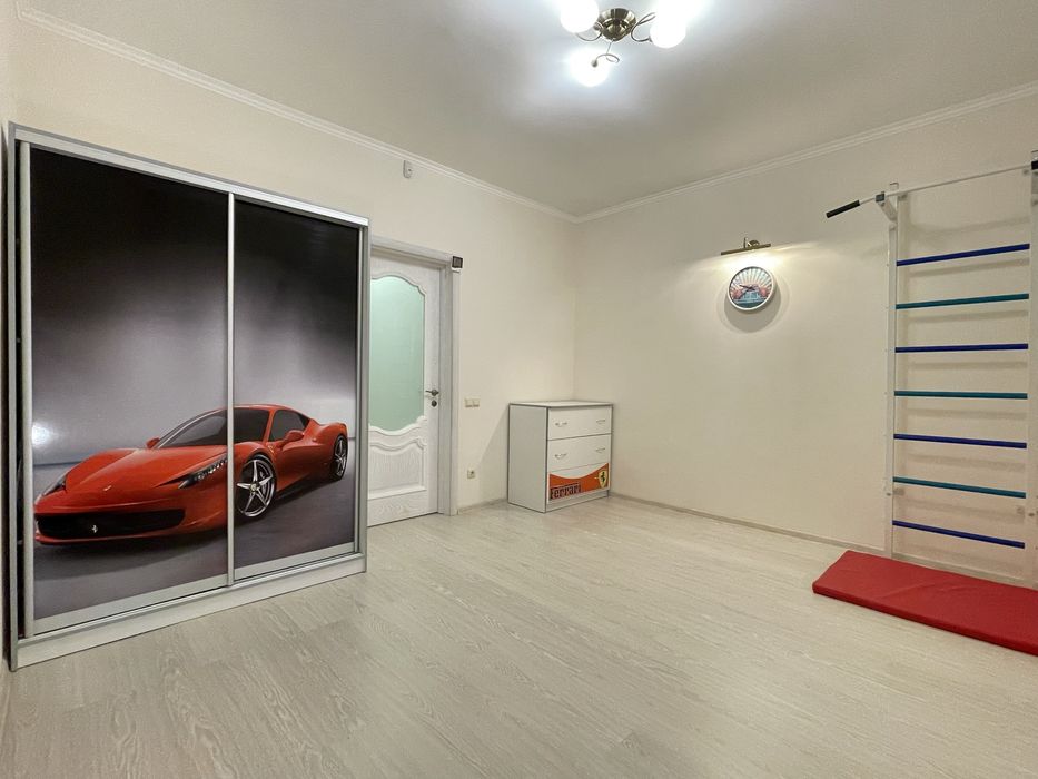 Надійність, тепло, укриття — дім для спокійного життя у Києві