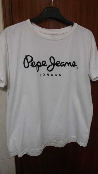 t-shirt e botas ou separado