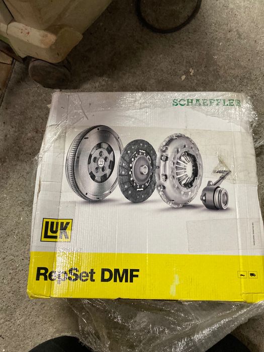 Koło Dwumasowe Sprzęgło  AUDI A3 8P 1.6 TDI