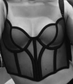 Корсет,черно бедевый б/у