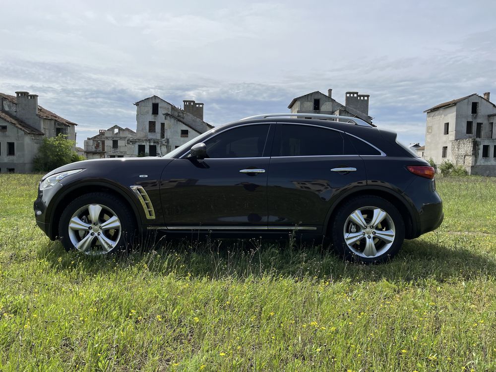 Infiniti FX37 2011