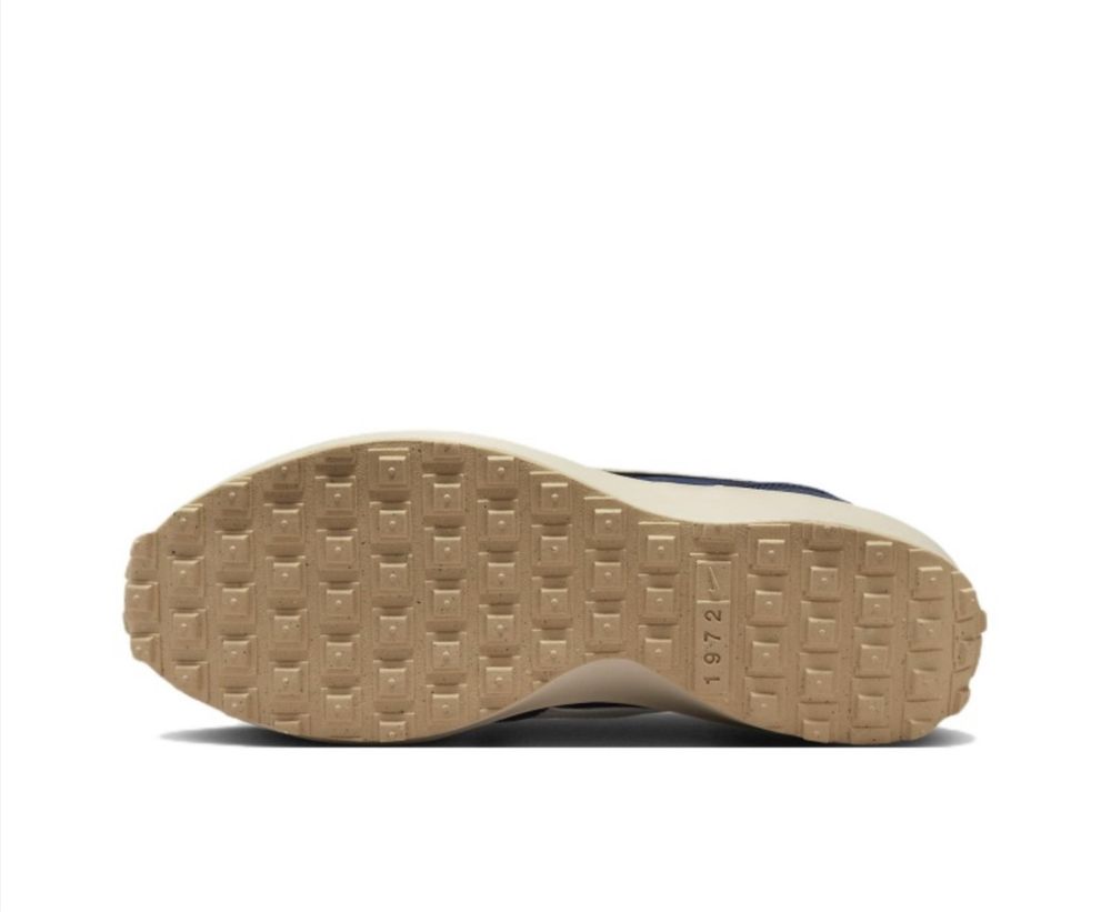 Чоловічі оригінальні кросівки Nike Waffle Debut