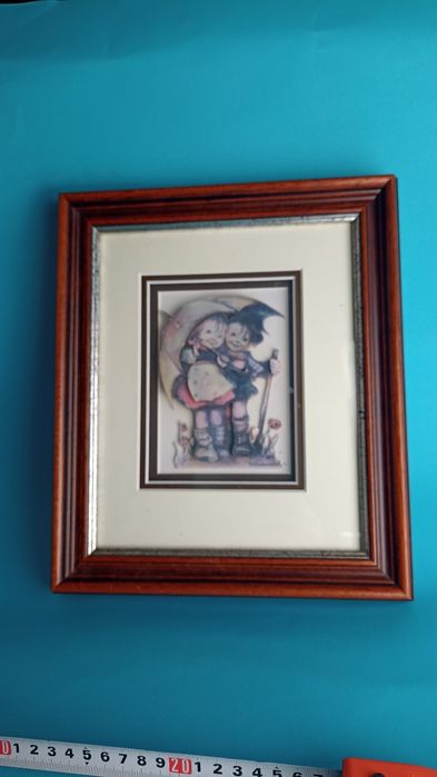 Piękny obrazek 3 D format Goebel. Dzieci pod parasolem. Vintage.