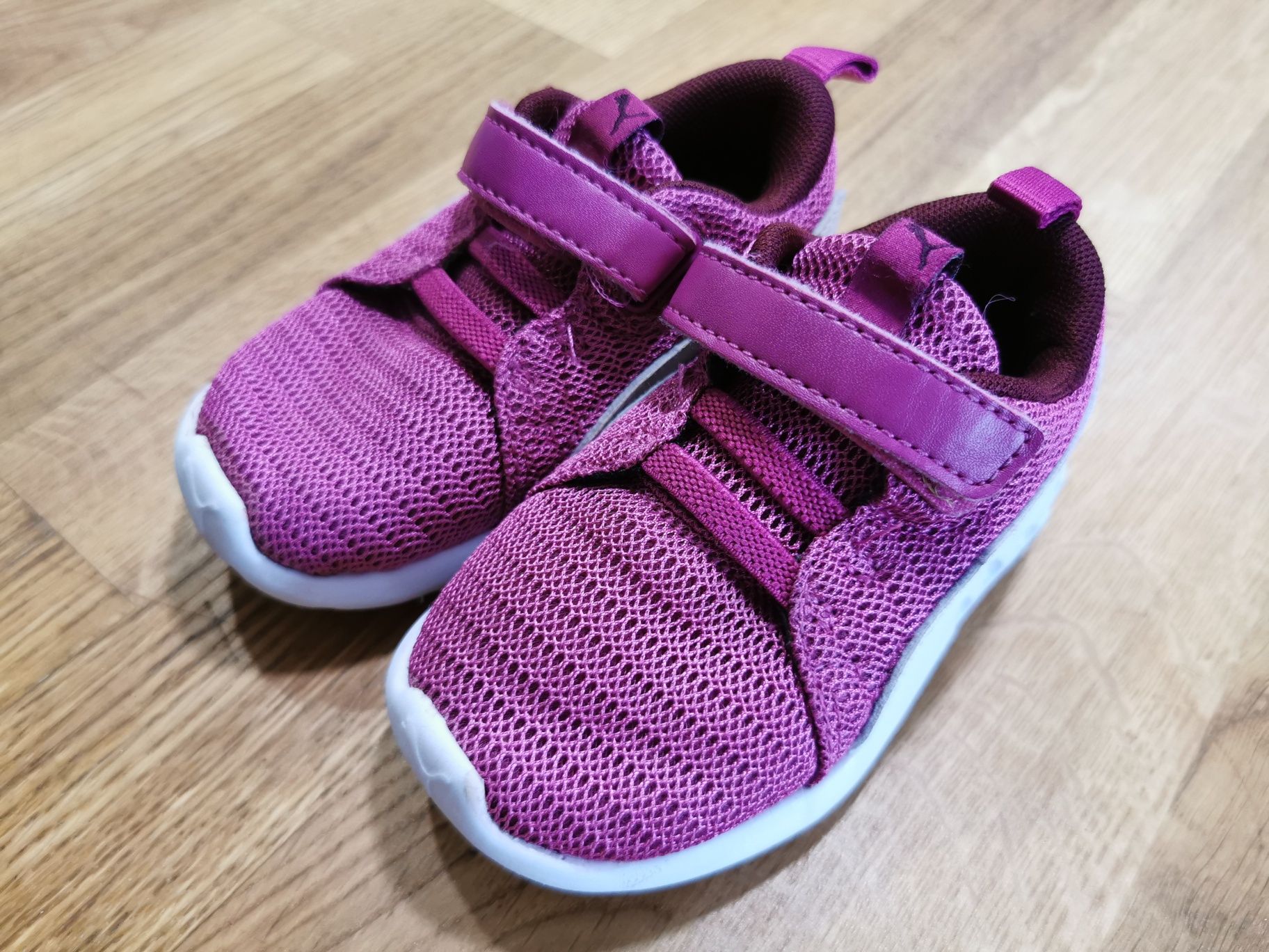 Prześliczne buty sportowe PUMA softfoam elastyczne roz. 20 wkł.13 cm