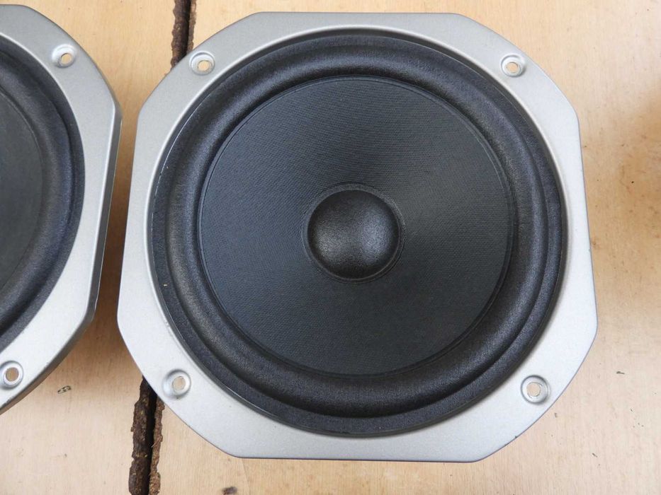 Głośniki basowe Pioneer 21,5 cm