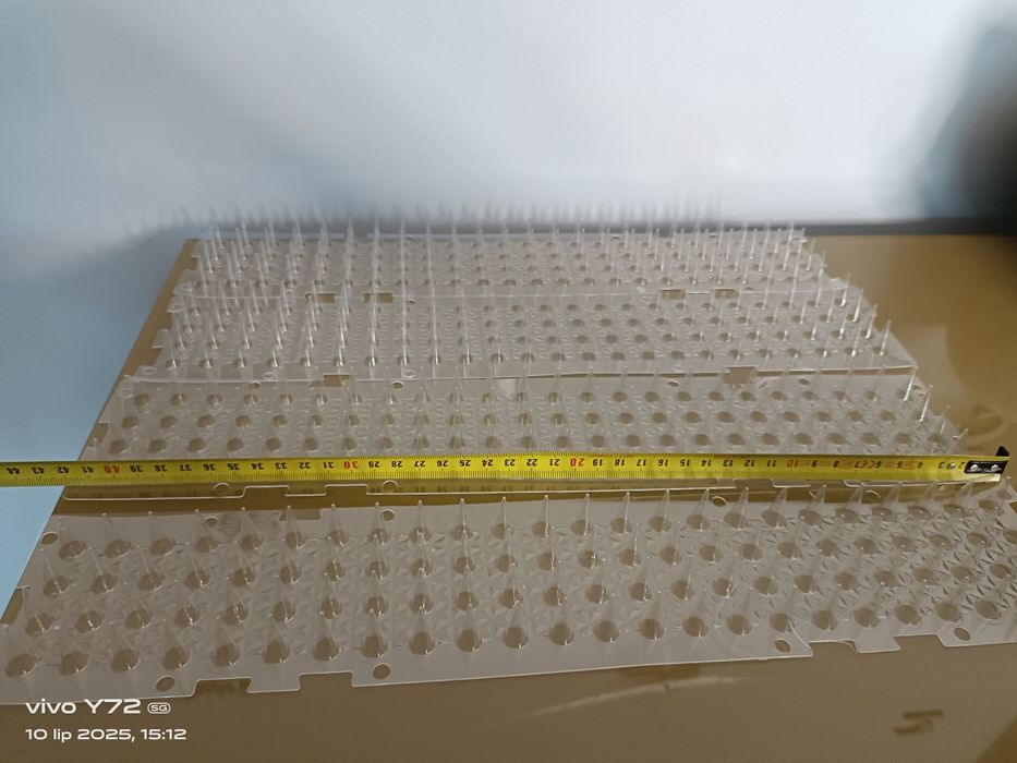 Kolce na parapet na gołebie