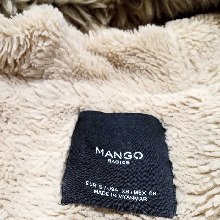 Blusão mango azul marinho com capuz e forrado