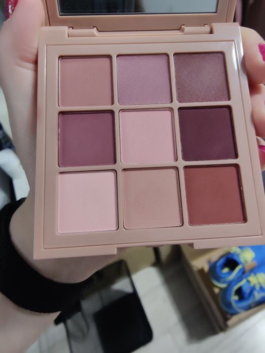 Paleta cieni Huda Beauty Matte obsession, stan idealny