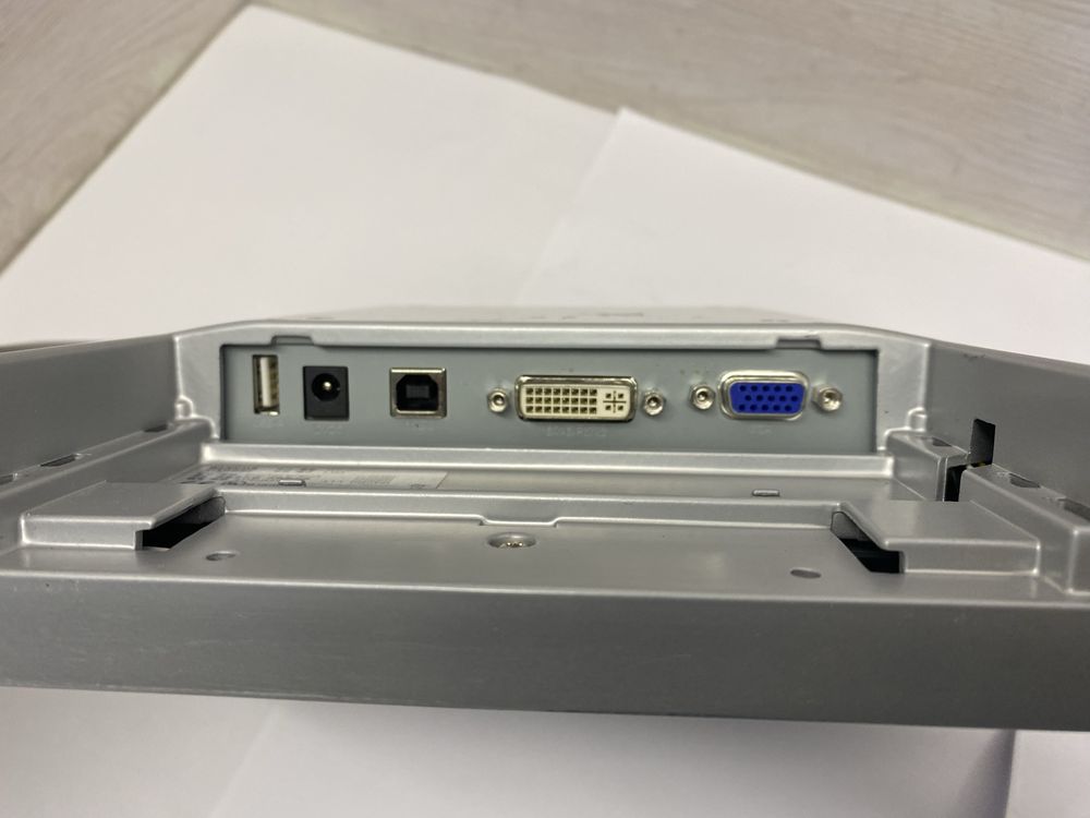 Сенсорний монітор Wincor Nixdorf BA92 / 12.1" / 800×600 /