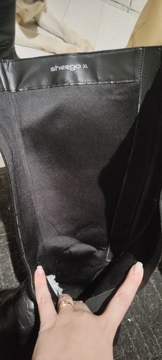 Продам осінньо-весняні сапоги