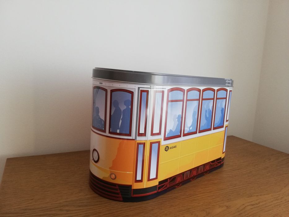 Caixa em metal 9,90€