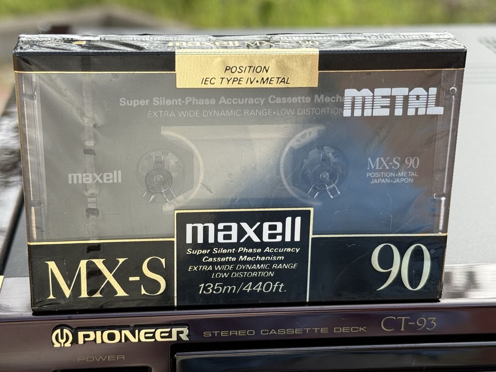 Продам аудио кассету Maxell MX-S 90