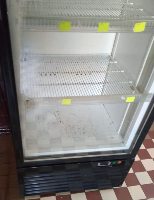 Продам холодильник вітрину