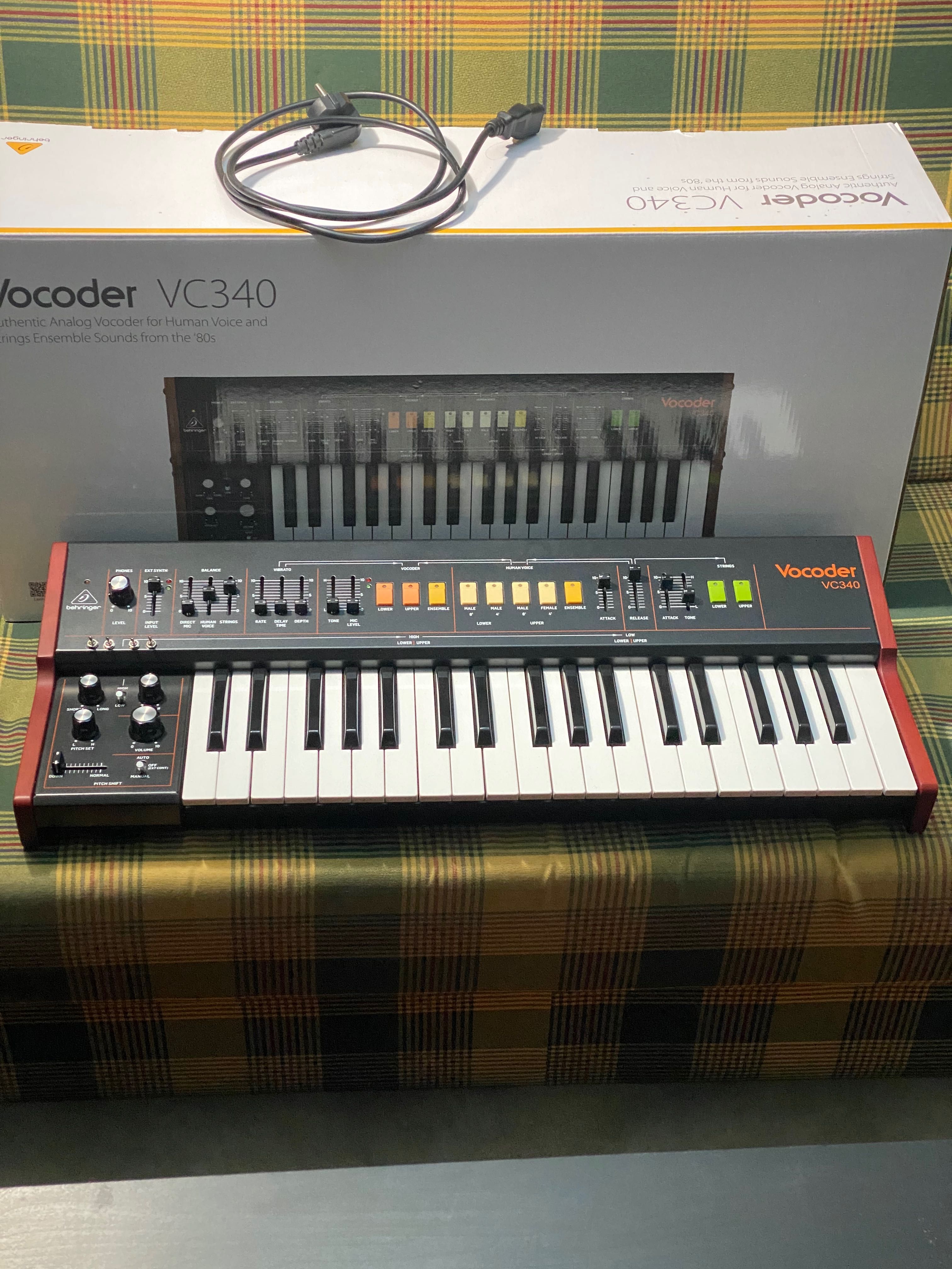 Behringer Vocoder VC-40 , strings, Analógico em estado impecável