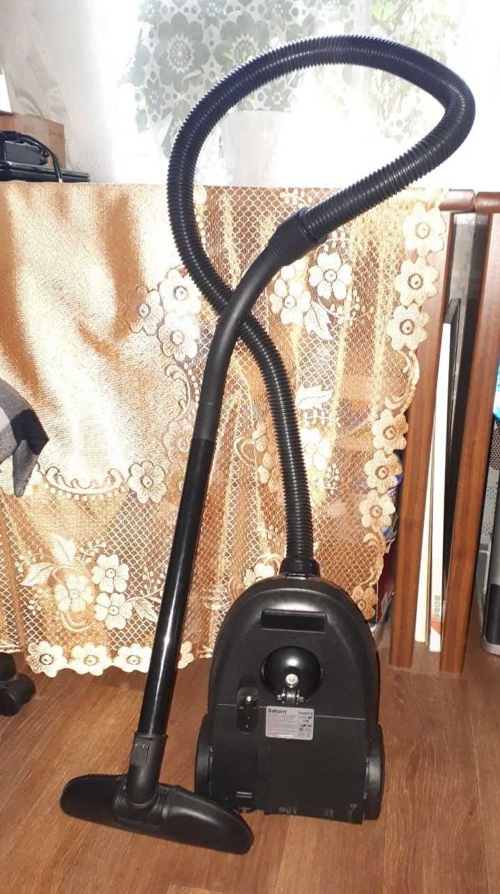 Пылесос Saturn ST-VC7273 Blue. Пылесос Saturn синий в идеальном сост.