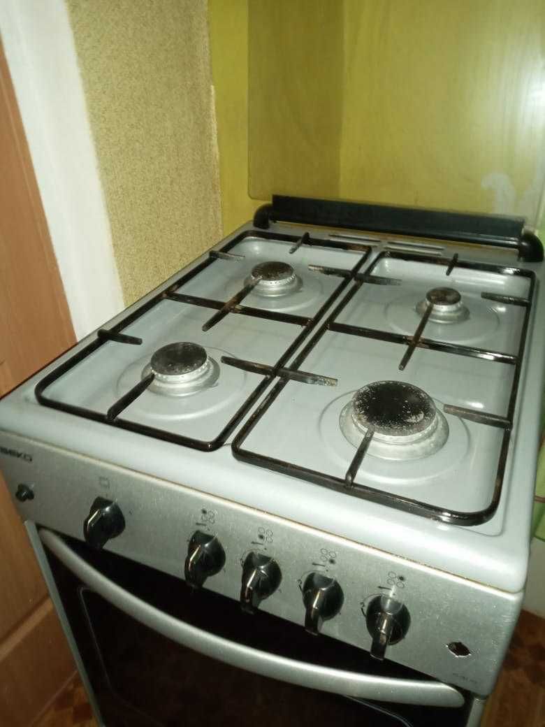 продам газовую плиту