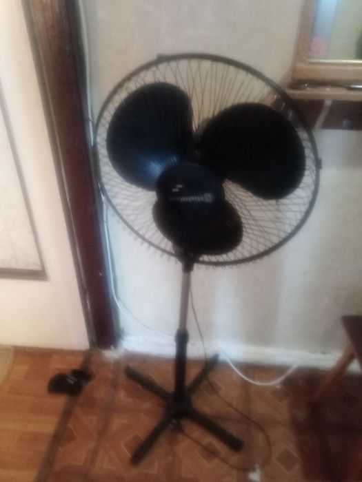 Продам вентилятор напольный