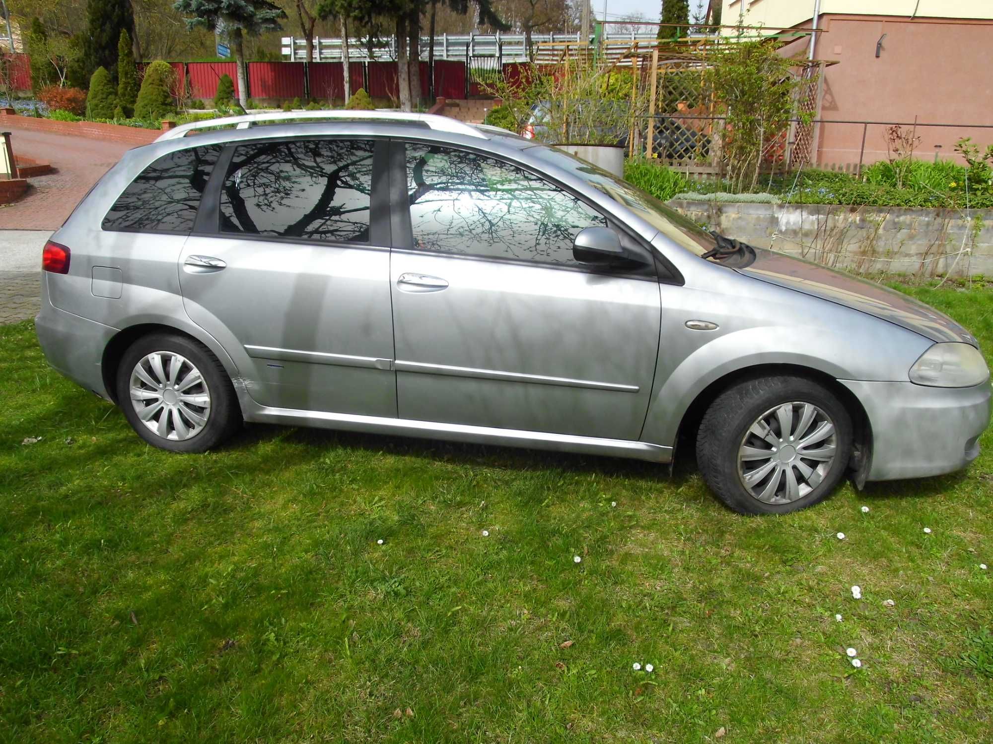 Samochód Fiat Croma 2.2