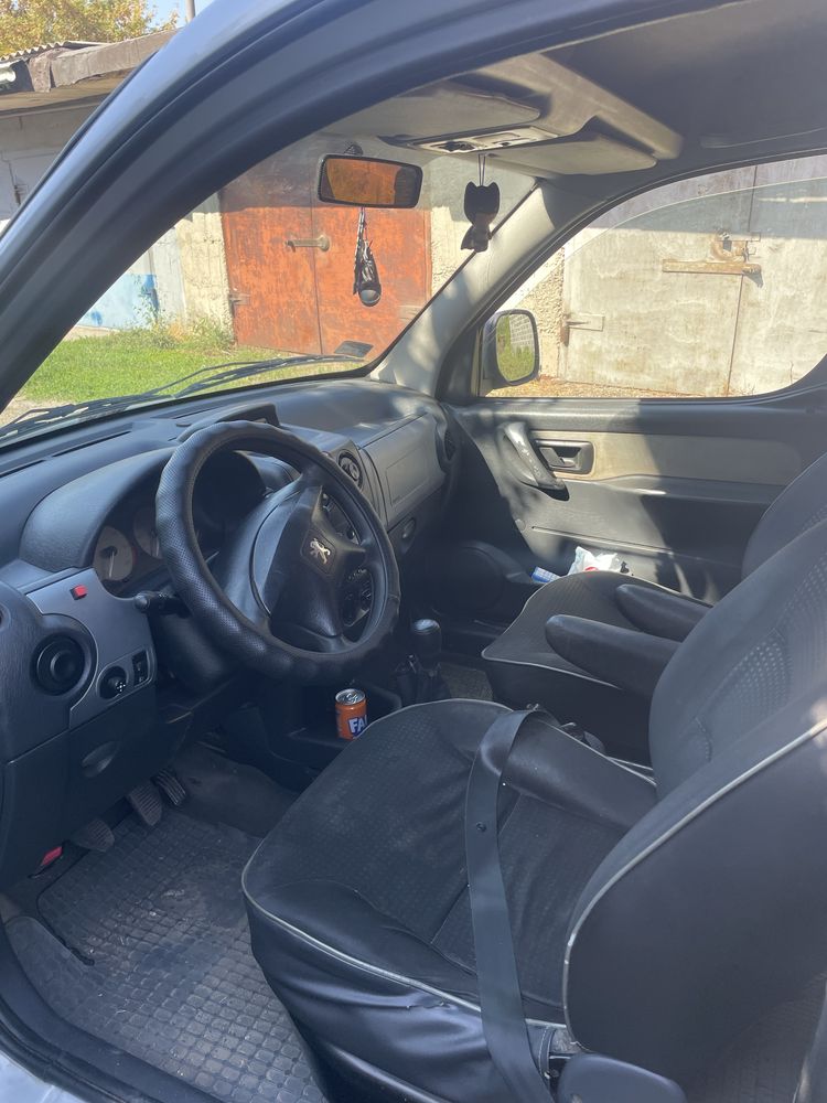 Продам Peugeot Partner 2,0 лизель