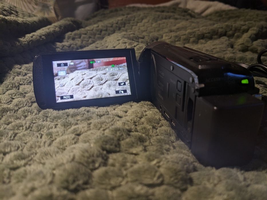 відеокамера camcorder Canon legria hf r406  zoom 53x