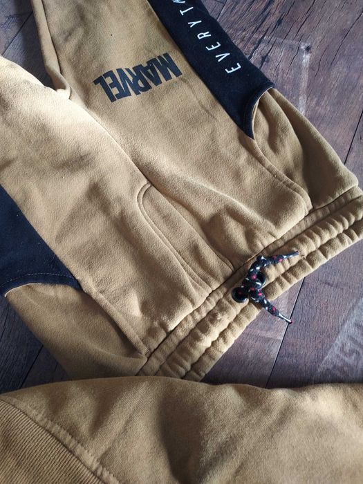 Dresy marvel rozmiar 145