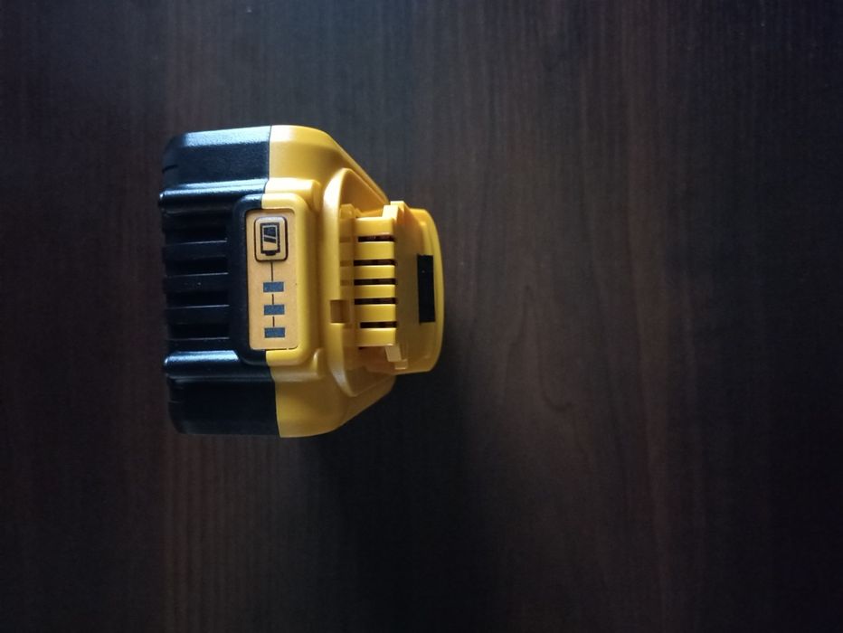 Акумулятор DeWalt 8Ah Lithium ion 8400ma Деволт