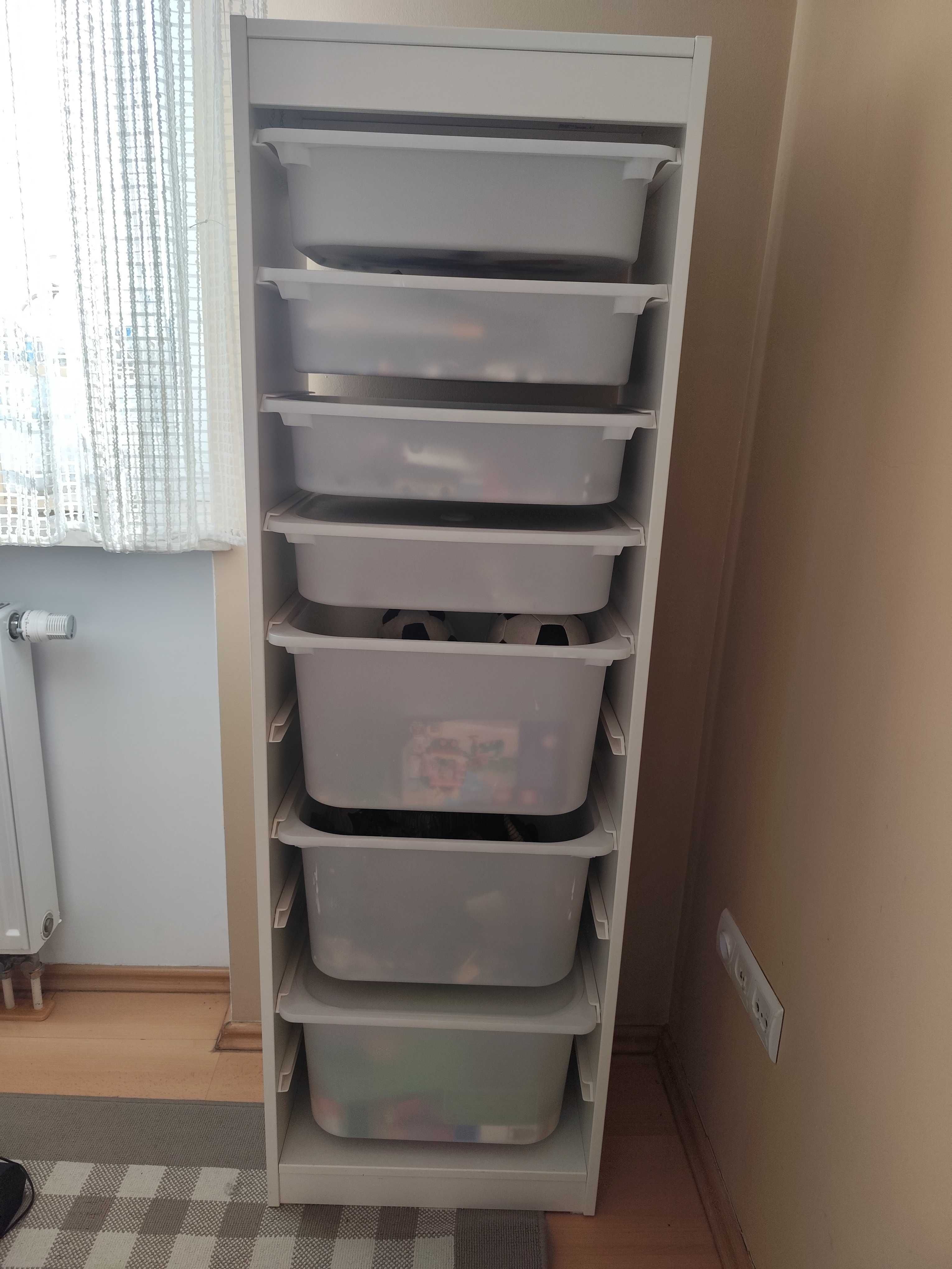 Regał Ikea trofast z pojemnikami