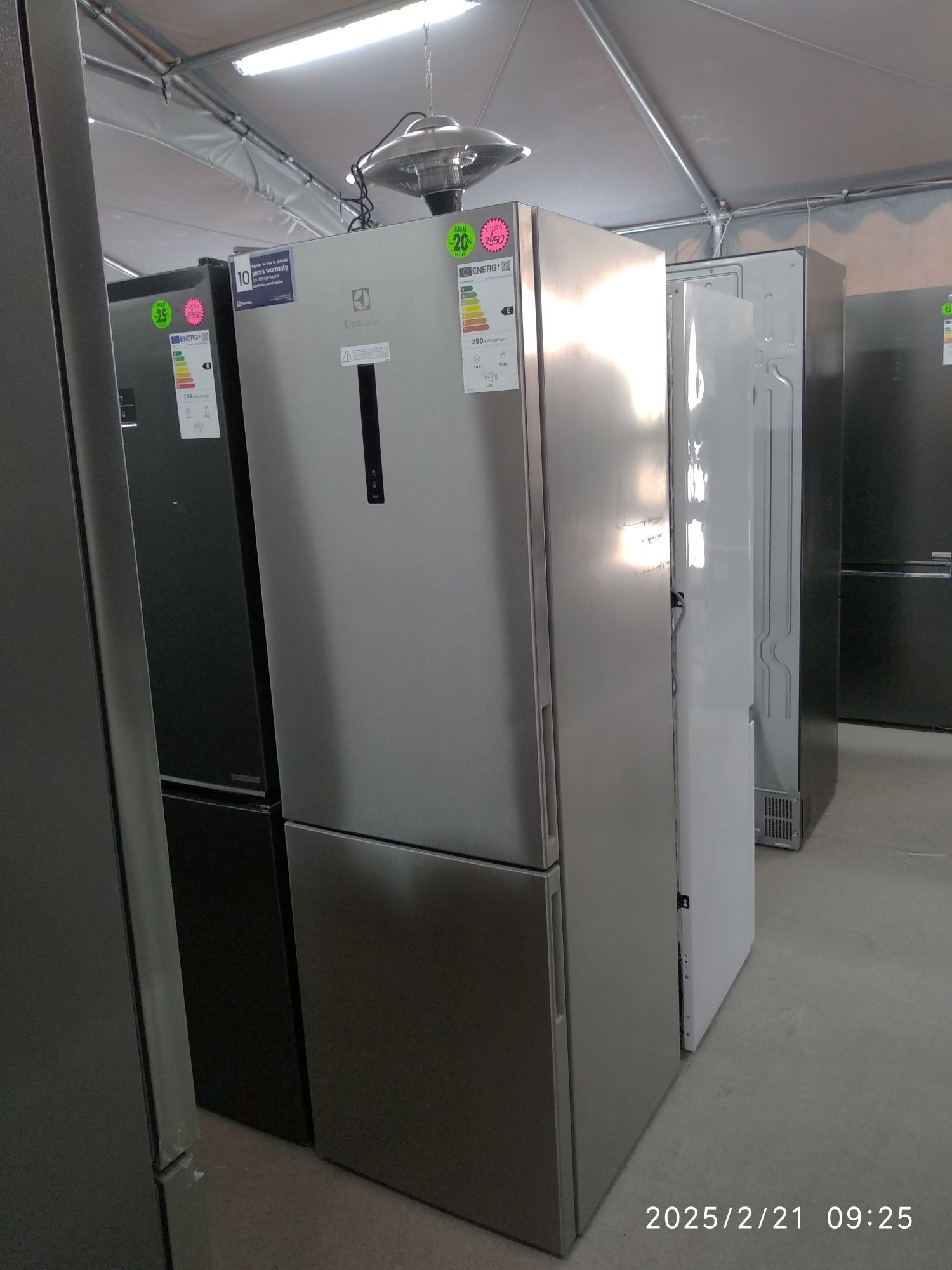 OUTLET Janki ul Wspólna 6 Lodówka ELECTROLUX LNC7ME32X3