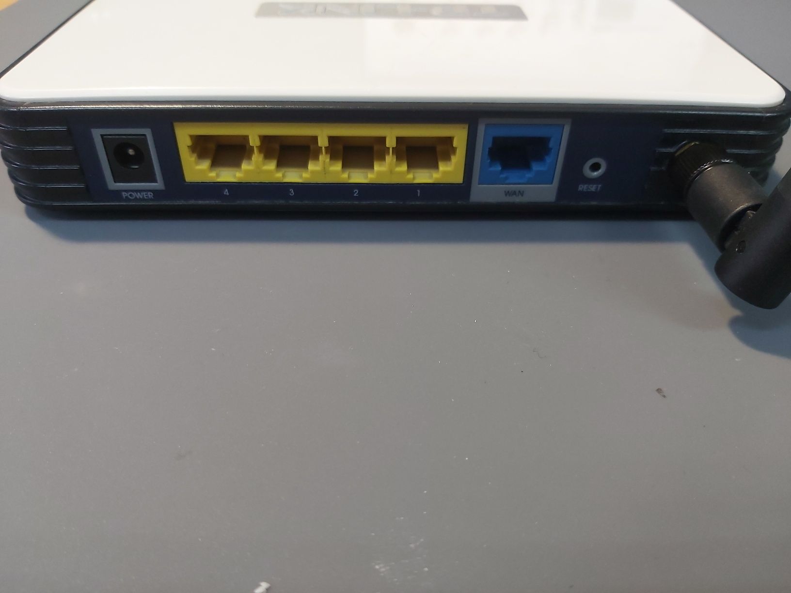 Маршрутизатор TP-LINK TL-WR542G