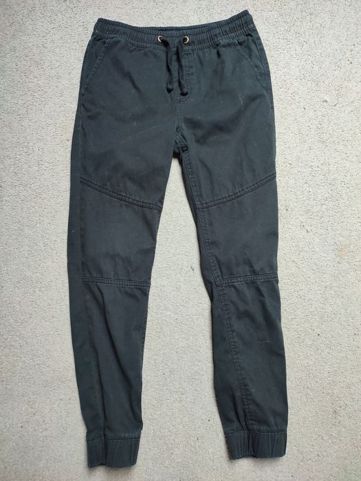 Spodnie joggery 146