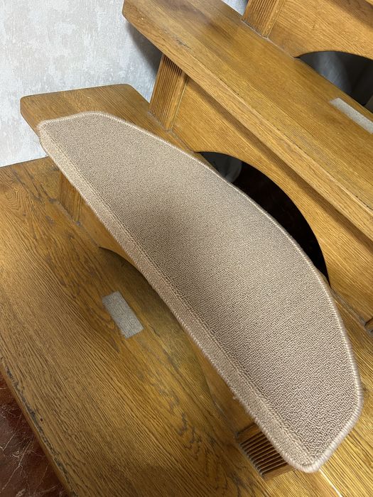 Накладки коврові на сходи