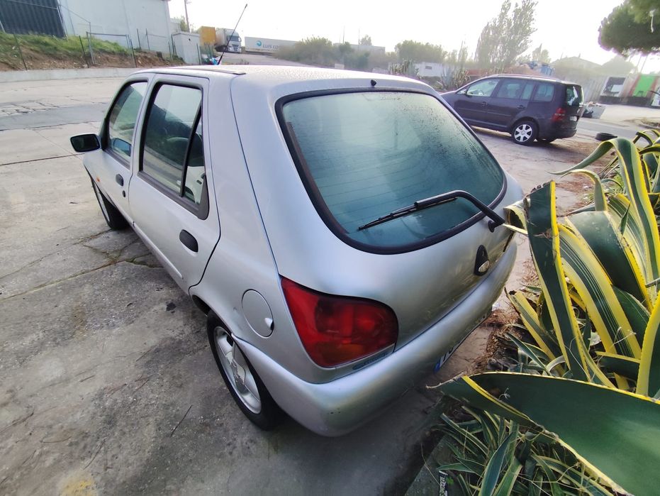 Ford Fiesta 12 ztec , ano 07/1999, AVARIADO!