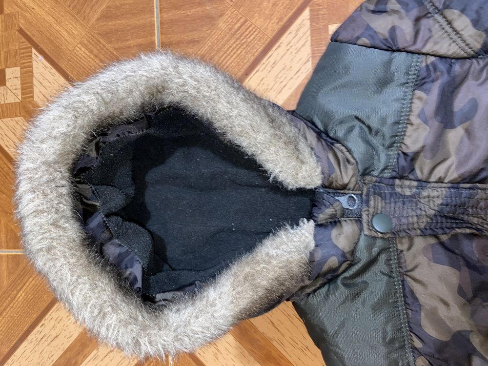 Демисезонная куртка для мальчика 6 - 9 месяцев. Осенняя куртка