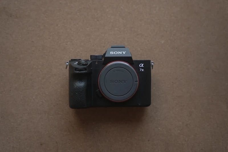 SONY a7III + baterias Newer