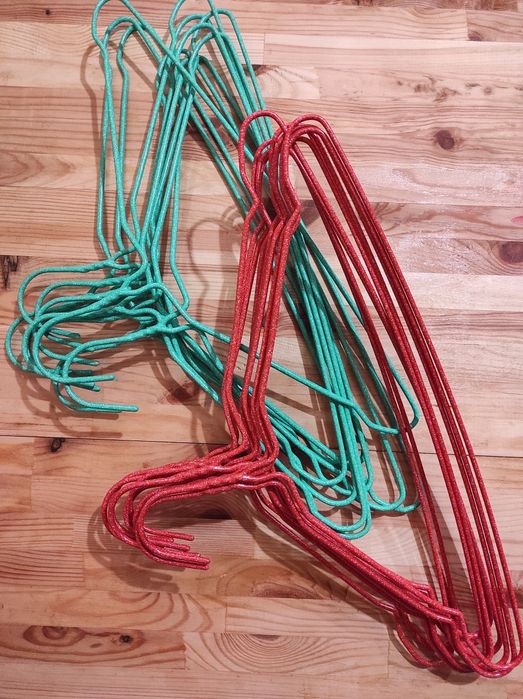 Вішалки. Вішалки для одягу.