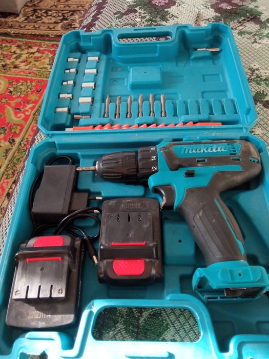 Продам шуруповерт Макіта