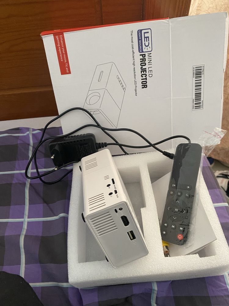 Vendo este Mini Projector